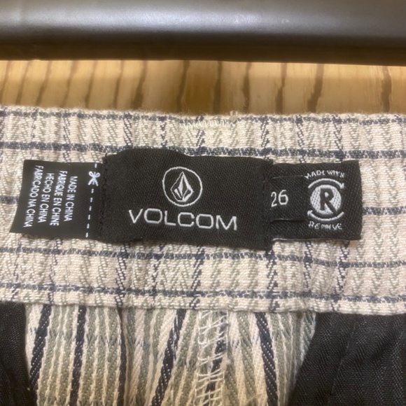 NWT Volcom Women’s Plaid Straight Leg Pants - Picture 9 of 9